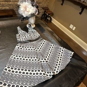 🐎🐎Black & cream Dress & Fascinator